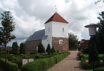 Gravsten på Ådum kirkegård. Nørre Horne herred. Ringkøbing amt.