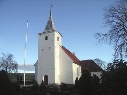 Gravsten på Agri kirkegård. Mols herred. Randers amt.