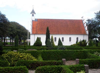 Gravsten på Assens kirkegård. Onsild herred. Randers amt.