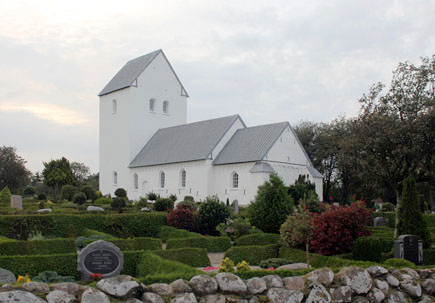 Gravsten på Bindslev kirkegård. Horns herred. Hjørring amt.