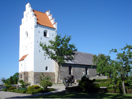 Gravsten på Bislev kirkegård. Hornum herred. Aalborg amt.