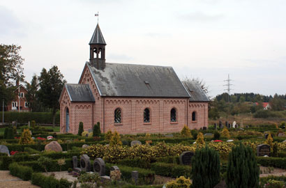 Gravsten på Brandstrup kirkegård. Middelsom herred. Viborg amt.