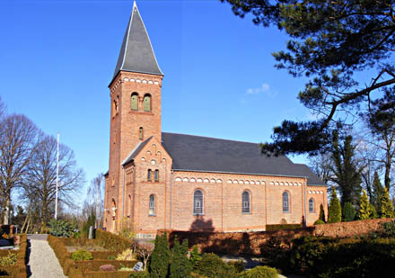 Gravsten på Bredballe kirkegård. Nørvang herred. Vejle amt.