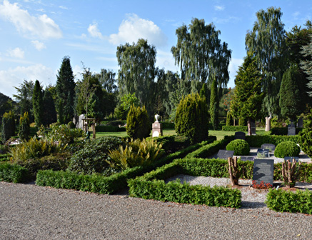 Gravsten på Damager kirkegård. Haderslev herred. Haderslev amt.