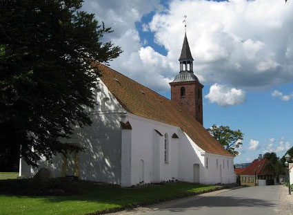 Gravsten på Ebeltoft kirkegård. Mols herred. Randers amt.