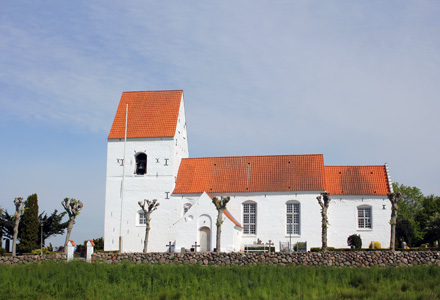 Gravsten på Egeskov kirkegård. Elbo herred. Vejle amt.