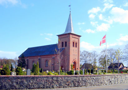 Gravsten på Essenbæk kirkegård. Sønderhald herred. Randers amt.