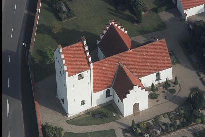 Gravsten på Fårdrup kirkegård. Vester Flakkebjerg herred. Sorø amt.