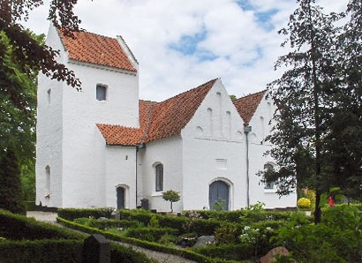 Gravsten på Fensmark kirkegård. Tybjerg herred. Præstø amt.
