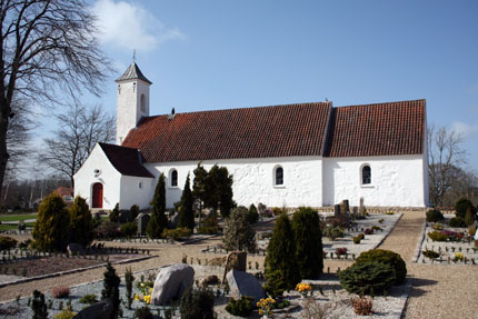 Gravsten på Finderup kirkegård. Nørlyng herred. Viborg amt.