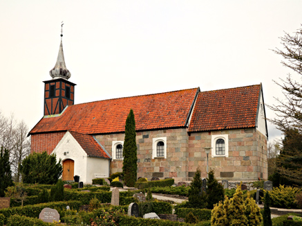 Gravsten på Fiskbæk kirkegård. Nørlyng herred. Viborg amt.