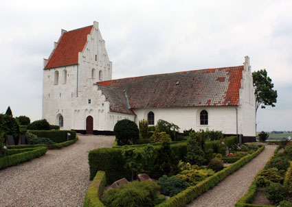 Gravsten på Føns kirkegård. Vends herred. Odense amt.