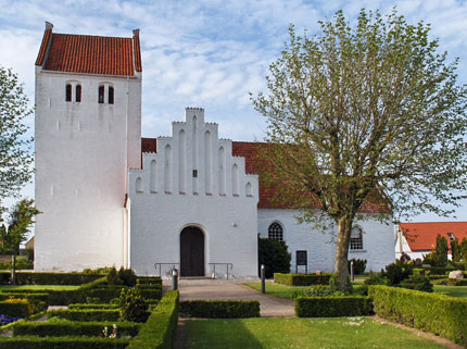 Gravsten på Gørlev kirkegård. Løve herred. Holbåk amt.