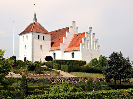 Gravsten på Harndrup kirkegård. Vends herred. Odense amt.