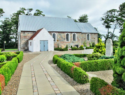Gravsten på Harritslev kirkegård. Vennebjerg herred. Hjørring amt.