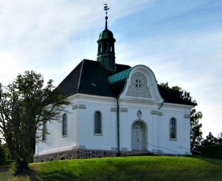 Gravsten på Hellebæk kirkegård. Lynge-Kronborg herred. Frederiksborg amt.