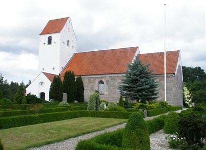 Gravsten på Hem kirkegård. Onsild herred. Randers amt.
