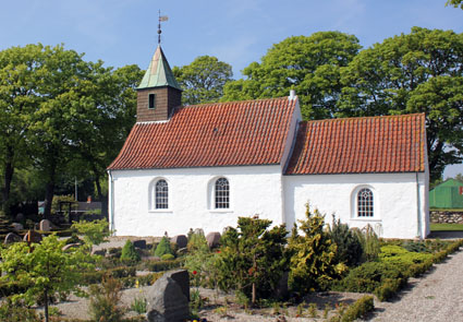 Gravsten på Hjarnø kirkegård. Bjerre herred. Vejle amt.