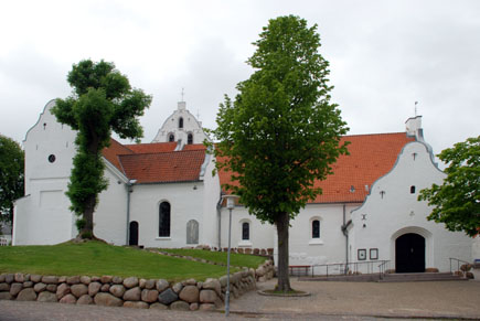 Gravsten på Hjørring Øster kirkegård. Vennebjerg herred. Hjørring amt.