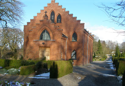 Gravsten på Hobro Sønder kirkegård. Onsild herred. Randers amt.