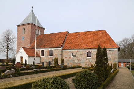 Gravsten på Høbjerg / Højbjerg kirkegård. Lysgård herred. Viborg amt.