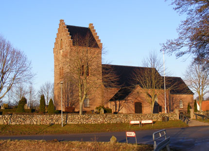 Gravsten på Højen kirkegård. Jerlev herred. Vejle amt.