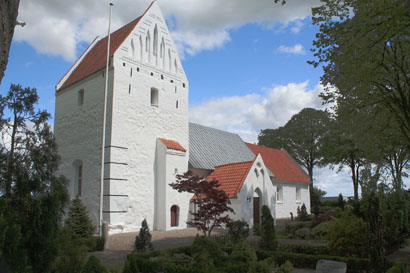 Gravsten på Holevad kirkegård. Båg herred. Odense amt.