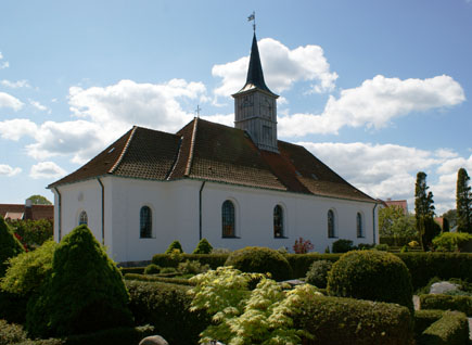 Gravsten på Hornbæk Gamle kirkegård. Lynge-Kronborg herred. Frederiksborg amt.