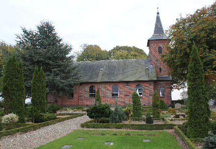 Gravsten på Hou kirkegård. Langelands Nørre herred. Svendborg amt.