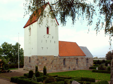 Gravsten på Kvols kirkegård. Fjends herred. Viborg amt.