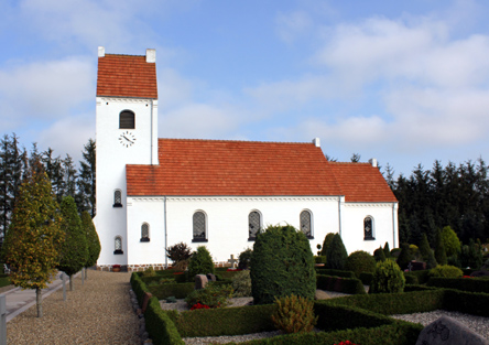 Gravsten på Langelund kirkegård. Nørvang herred. Vejle amt.