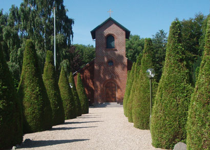 Gravsten på Lundeborg kirkegård. Gudme herred. Svendborg amt.