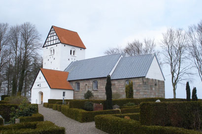 Gravsten på Lynderup kirkegård. Rinds herred. Viborg amt.