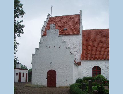 Gravsten på Lyø kirkegård. Sallinge herred. Svendborg amt.