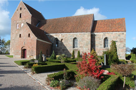 Gravsten på Mørke kirkegård. Øster Lisbjerg herred. Randers amt.
