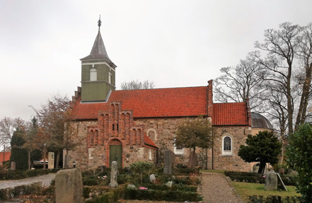 Gravsten på Nødebo kirkegård. Holbo herred. Frederiksborg amt.