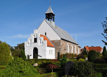 Gravsten på Øster Lindet kirkegård. Frøs herred. Haderslev amt.