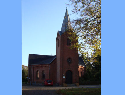 Gravsten på Odder Valgmenighed kirkegård. Hads herred. Aarhus amt.