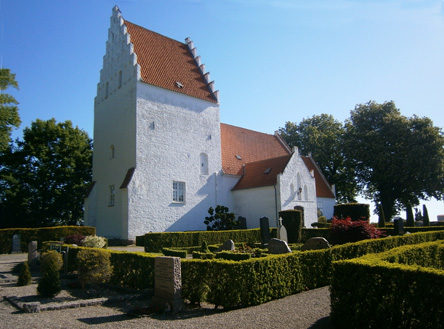 Gravsten på Ønslev kirkegård. Falsters Nørre herred. Maribo amt.