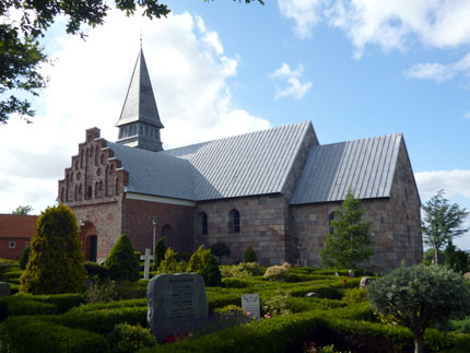 Gravsten på Ørum kirkegård. Galten herred. Randers amt.