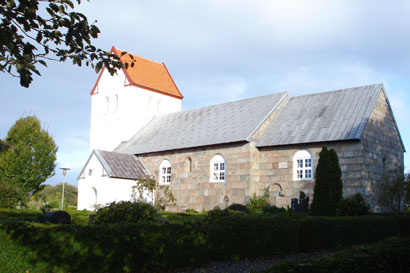 Gravsten på Østerbølle kirkegård. Rinds herred. Viborg amt.