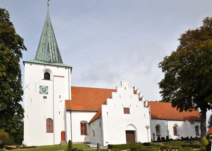 Gravsten på Rise kirkegård. Ærø herred. Svendborg amt.