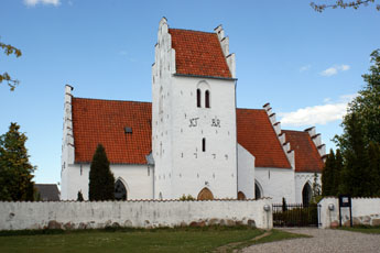 Gravsten på Rønnebæk kirkegård. Hammer herred. Præstø amt.