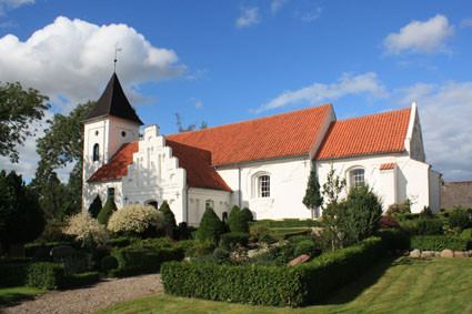 Gravsten på Roerslev kirkegård. Vends herred. Odense amt.