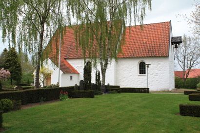 Gravsten på Romlund kirkegård. Nørlyng herred. Viborg amt.