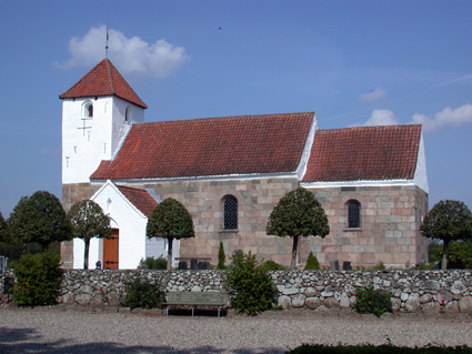 Gravsten på Roum kirkegård. Rinds herred. Viborg amt.