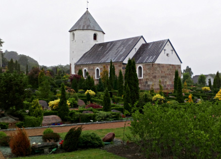 Gravsten på Sønder Kongerslev kirkegård. Hellum herred. Aalborg amt.