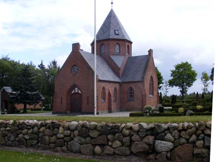 Gravsten på Skærlund kirkegård. Nørvang herred. Vejle amt.