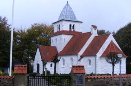 Gravsten på Skjoldbjerg kirkegård. Slavs herred. Ribe amt.