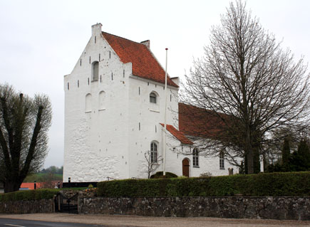 Gravsten på Skydebjerg kirkegård. Baag herred. Odense amt.